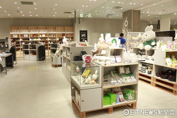 ▲%家??oft旗舰店。(图/记者蔡玟君摄)