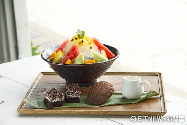 ▲好丘信义店推出4款夏季限定冰品。（图／记者黄士原摄）