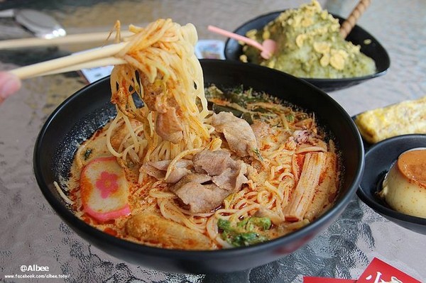 ▲小福袋著走美食。（图／爱比妞提供）