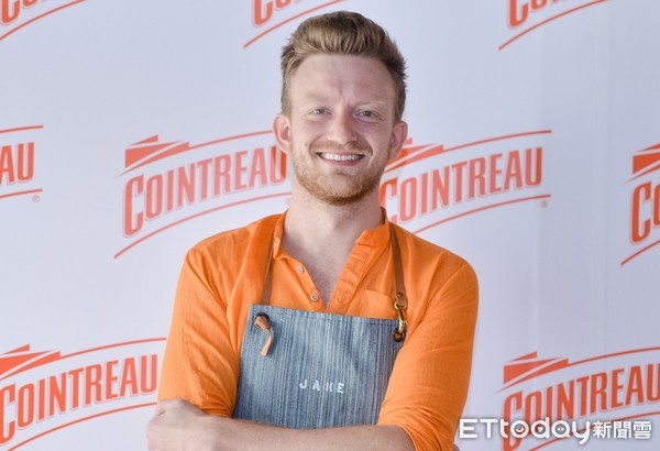 诚品行旅邀请于今年10月刚摘下2017年君度橙酒之家鸡尾酒大赛(La Maison Cointreau)调酒冠军Jake Page前来客座。(图／诚品行旅提供)