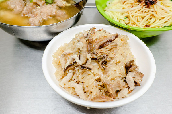 邱家油饭肉羹。（图／小虎食梦网）