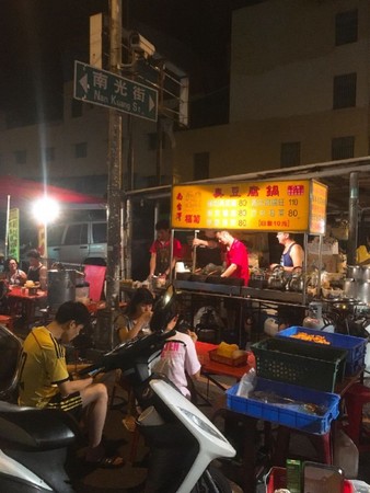 ▲高雄五甲地区南光街夜市。（图／高雄美食地图提供）