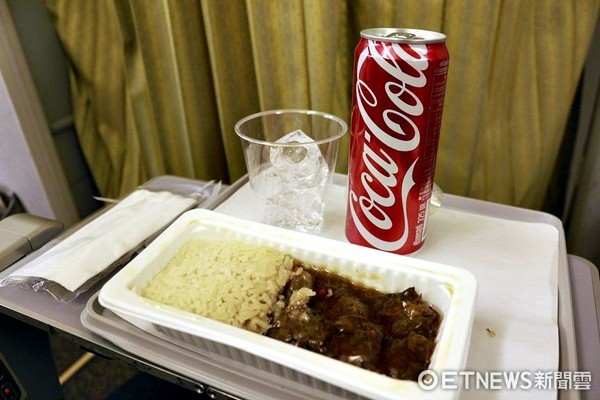 酷鸟航空，飞机餐，机上餐。（图／记者蔡玟君摄）