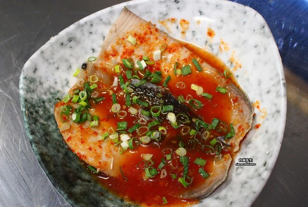 ▲台南一允堂海鲜粥，满满新鲜海鲜配料。（图／台南先生提供）