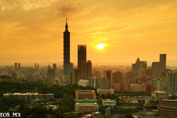▲台北101夜景虎山峰。（图／小白鲸摄）