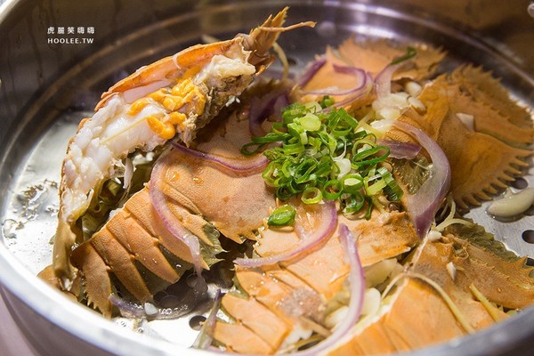 鲨嗑海鲜锅物。（图／虎丽笑嗨嗨）