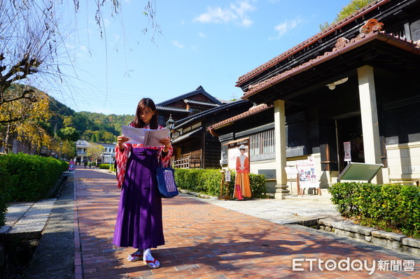 ▲日本名古屋明治村博物馆，换上复古衣着穿梭时空。（图／记者赖文萱摄）