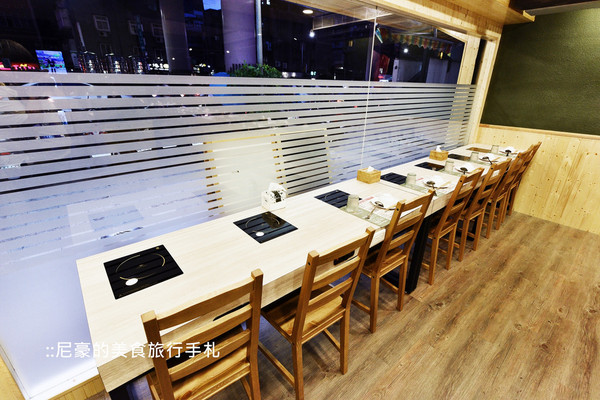 ▲台北藤集火锅大分量顶级肉品新鲜海鲜。（图／尼豪提供）