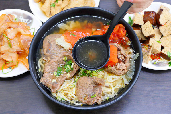 山西蕃茄牛肉刀削面。（图／橘子狗爱吃糖）