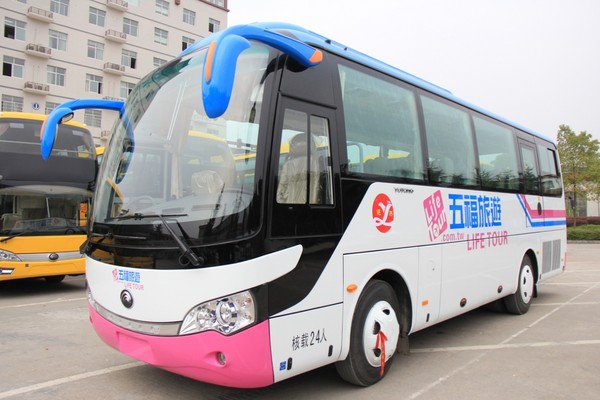 ▲VIP三排椅巴士。（图／五福旅游提供）