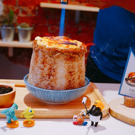 ▲臣食&bull;庶民甜品黑糖烤布蕾刨冰。（图／网友willybosskimo提供，请勿随意翻拍，以免侵权）