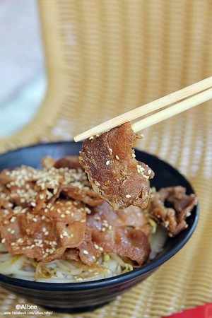 ▲小福袋著走美食。（图／爱比妞提供）