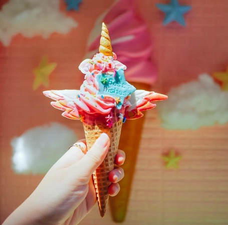 ▲uni cone 魔法棒冰淇淋。（图／翻摄自uni cone 魔法棒冰淇淋粉丝专页）