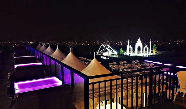 ▲夏季三角景观咖啡厅（图／翻摄自夏季三角景观咖啡厅粉丝专页）