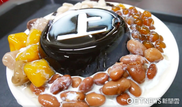 ▲正妹推荐中坜美食。（图／翻摄自Ann 安秋粉丝专页）