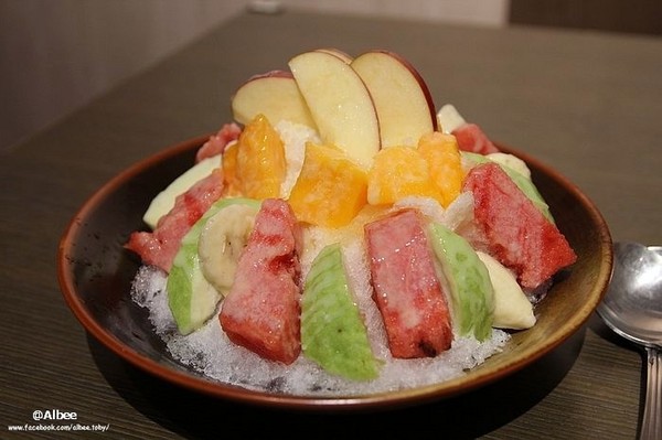 ▲小福袋著走美食。（图／爱比妞提供）