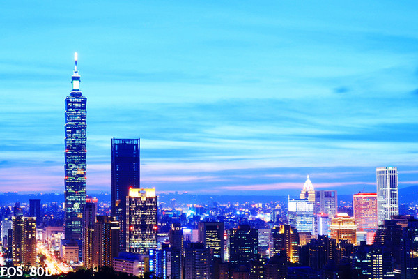 ▲台北101夜景虎山峰。（图／小白鲸摄）