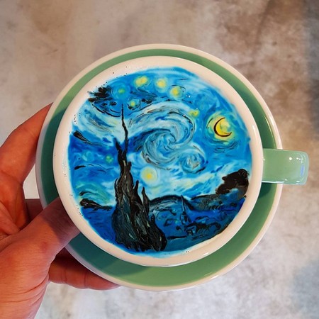 ▲首尔咖啡师冷拿铁艺术奶泡。（图／浓陇歌粉丝页）