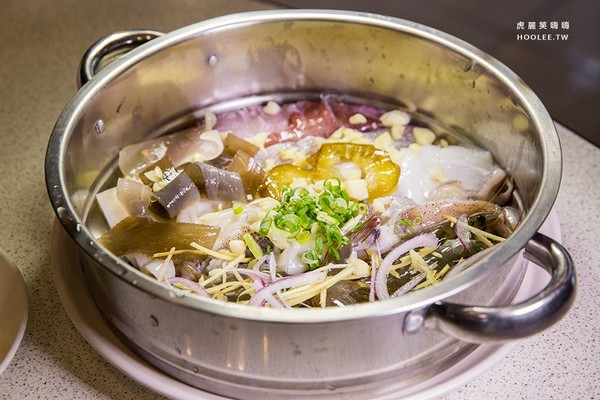 鲨嗑海鲜锅物。（图／虎丽笑嗨嗨）
