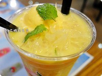 道地港式甜品！超浓芒果味的杨枝甘露＆冰火波罗包！