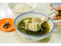 华阴街老字号小吃摊　当归羊肉汤配上豆瓣酱超对味！