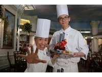 钢铁人、达菲都是他的魔法！香港迪士尼乐园幕后甜点推手