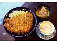 中坜人气日式居酒屋　有大分量百元炸猪排N<饭