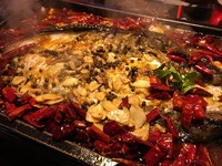在台湾吃到大陆味　32种吃法香辣重庆烤鱼