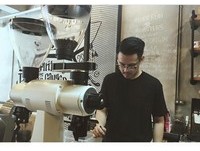 超质感工业风咖啡厅　唤基隆游子回家喝咖啡