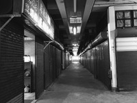 民国65年的打卡热点　东门市场尘封在铁门下的时代记忆