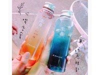 少女从里到外都要美美的！台中美妆店健康渐层气泡饮夯