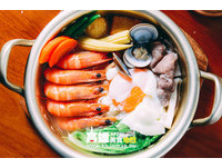高雄在地食堂飘异国味！主打海鲜锅烧面、蓝莓酱牛肉堡
