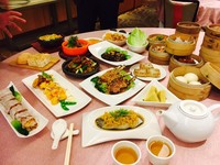 台北假日饭店茶餐厅推春季新菜　百花炸两也吃得到