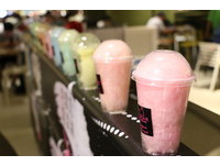 韩国来的棉花糖冰超CUTE！银河系饮品摇一摇有星空漩涡