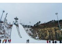 考验你的勇气！平昌冬奥30楼高“滑雪跳台”站上就脚软