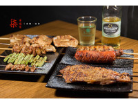 新北平价串烧店有三种口味的酱料　烤米血只要15元！