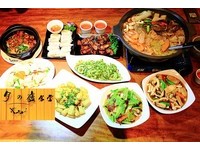 重现月庐梅子鸡、盐烤山泉鲷　花莲蓝晒图食堂