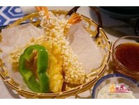不油腻的炸虾在这里！高雄寿司店的“米香炸虾”