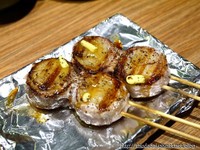 新竹炭火串烧居酒屋　吃得到奶油风味的培根干贝卷