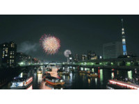 2万烟火在夜空喷发！夏天玩东京必看“隅田川花火大会”