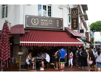 到新加坡不能错过的超夯肉骨茶　一次带你品味3大品牌
