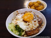 桃园道地港式茶餐厅　金色蛋黄消魂叉烧饭！