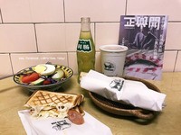 台南文青风轻食宵夜店！　喝得到近期很夯的“阿婆水”
