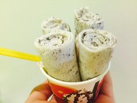 加上oreo、棉花糖　台湾炒冰变身韩流超夯“铁板冰淇淋”