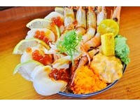 台中高CP值平价日式料理　料多到满出来的海鲜N<饭