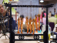 主打海鲜！宜兰无菜单料理　毛笔吊虾超诗意