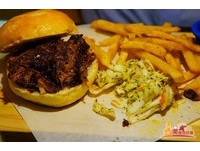 高雄经典美式餐厅重新开张！必吃手撕猪肉堡