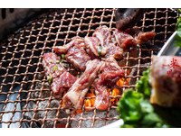 夜店风韩式烧肉！无毒生菜无限供应　与烤五花完美搭配