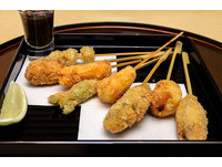 松叶蟹、生蚝、干贝、明虾都有　一次品尝的串扬美味