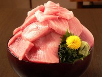 午餐限定！东京居酒屋推“生鱼片吃到饱”每人仅330元